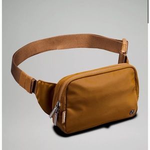 NWT Lululemon Everywhere Belt bag in rare burnt caramel color
